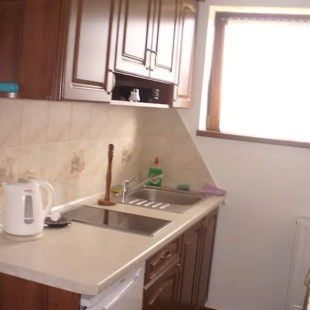 Floryn Apartment *
